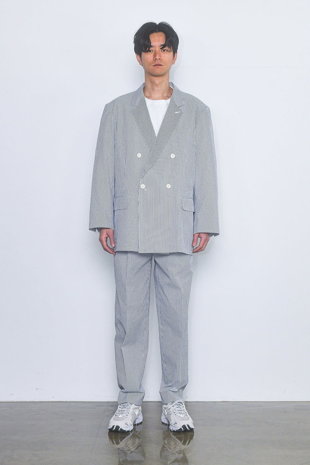 画像をギャラリービューアに読み込む, Tropic Of Capricorn Gray