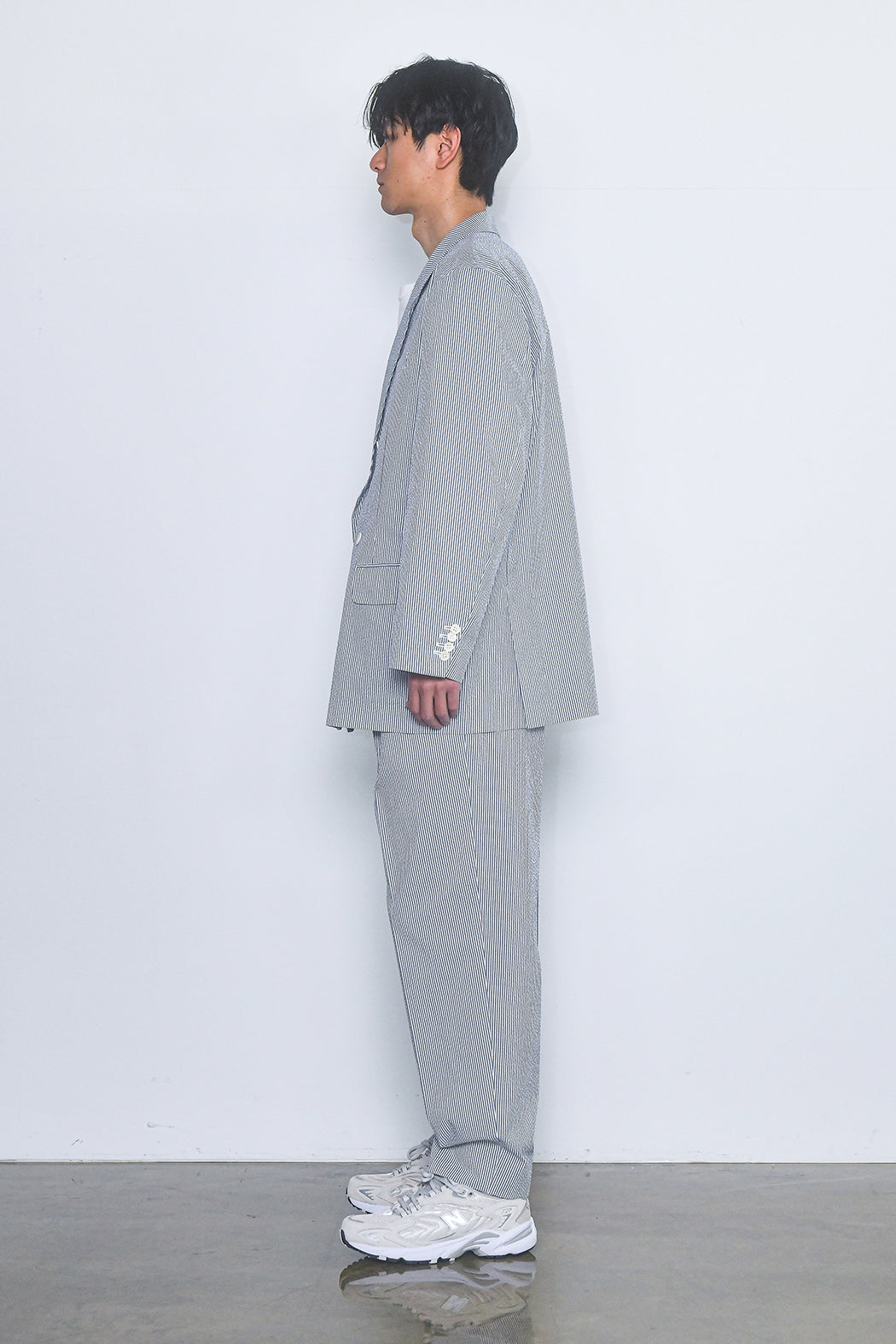 画像をギャラリービューアに読み込む, Tropic Of Capricorn Gray