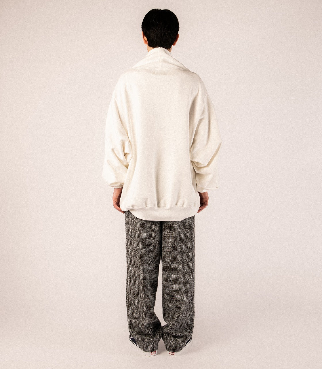 画像をギャラリービューアに読み込む, High neck Sweat Shirt OFF WHITE
