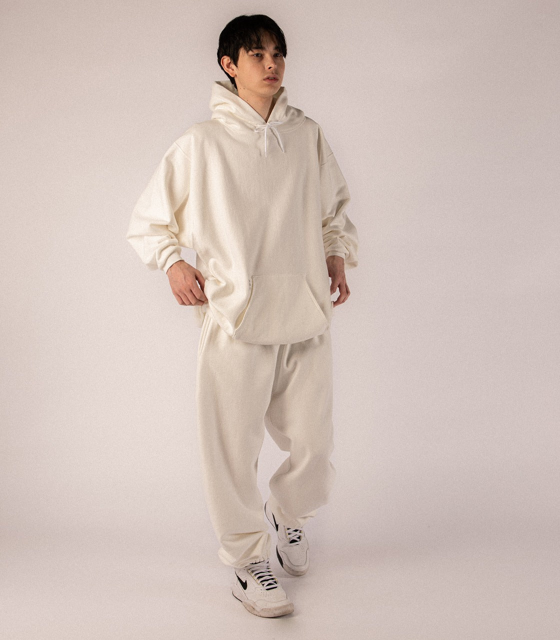 Load image into Gallery viewer, Fooded Sweat Shirt OFF WHITE
